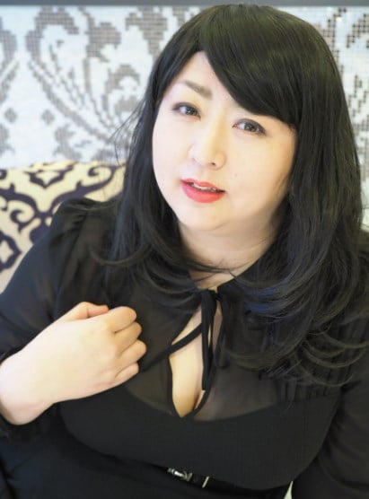 とにかく抜ける！ちんぽ抜いたらハメ潮大量噴射！！某SNSでセフレを探していた豊満爆乳（Jカップ）マダムは欲求不満が爆発！！快楽で顔を歪めて大絶叫、イキまくり、潮吹きまくりセックス♪37歳志乃さん第1章