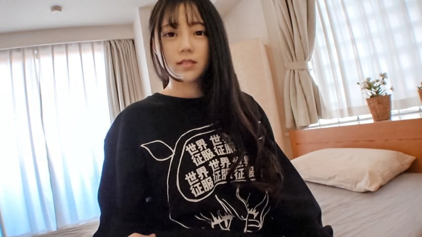 Fカップ巨乳をパイズリで揺らし、もっちり美尻をヘドバン以上に激しく振ります！！バンドの追っかけをしているアパレル勤務の小動物系ガール。こんな見た目でライブではヘッドバンしてます！！バンドのためにひと肌脱ぎます。