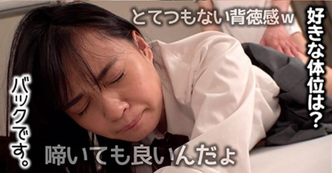 手マンで潮吹き！騎乗位でハメ潮吹き何度も絶頂SEX！某SNSで知り合った農業系の専門学校に通ってる19歳のうららちゃん。